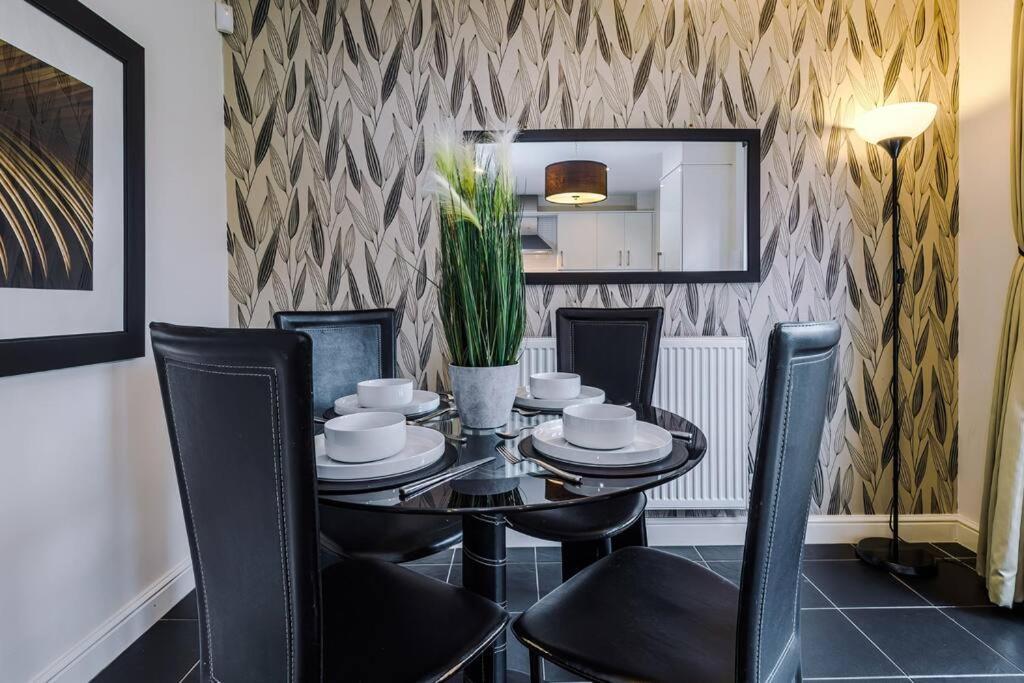 Stylish Townhouse Chester City Centre With Parking 外观 照片
