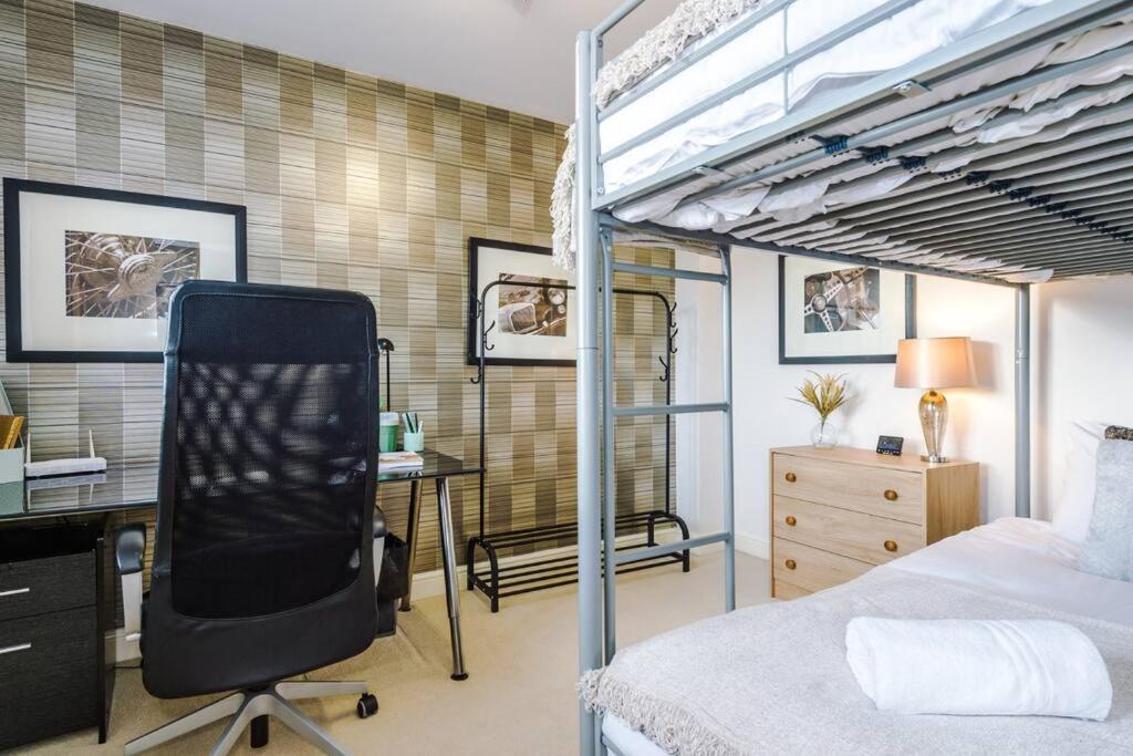 Stylish Townhouse Chester City Centre With Parking 外观 照片