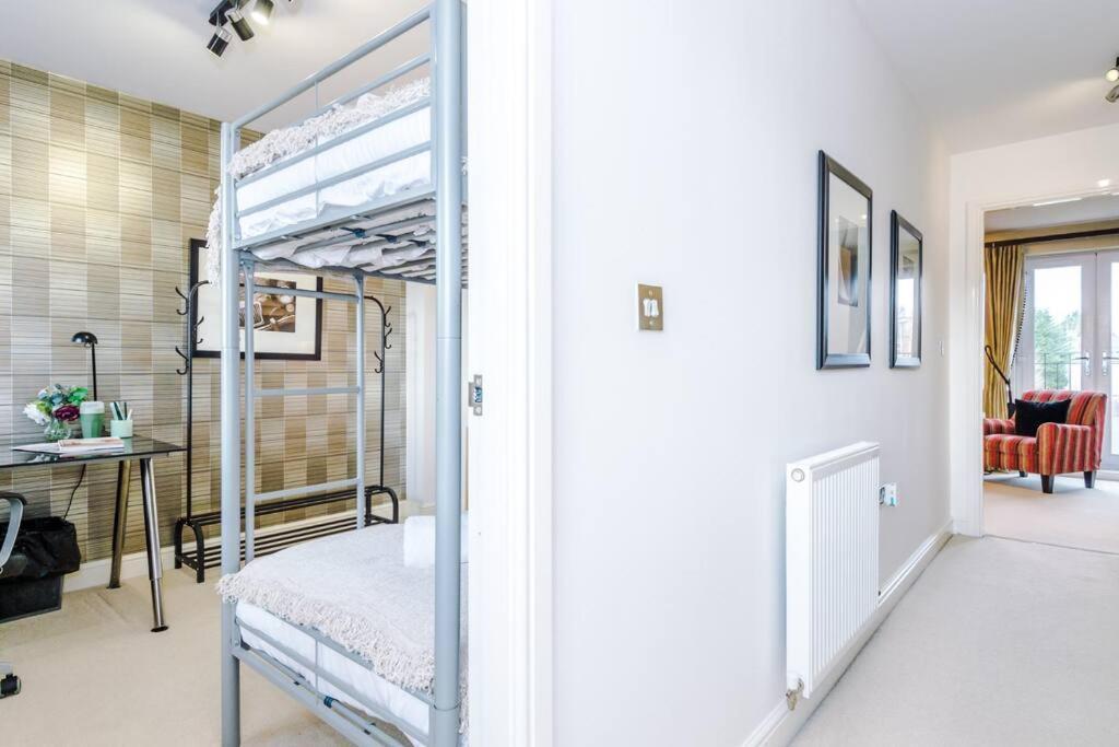 Stylish Townhouse Chester City Centre With Parking 外观 照片